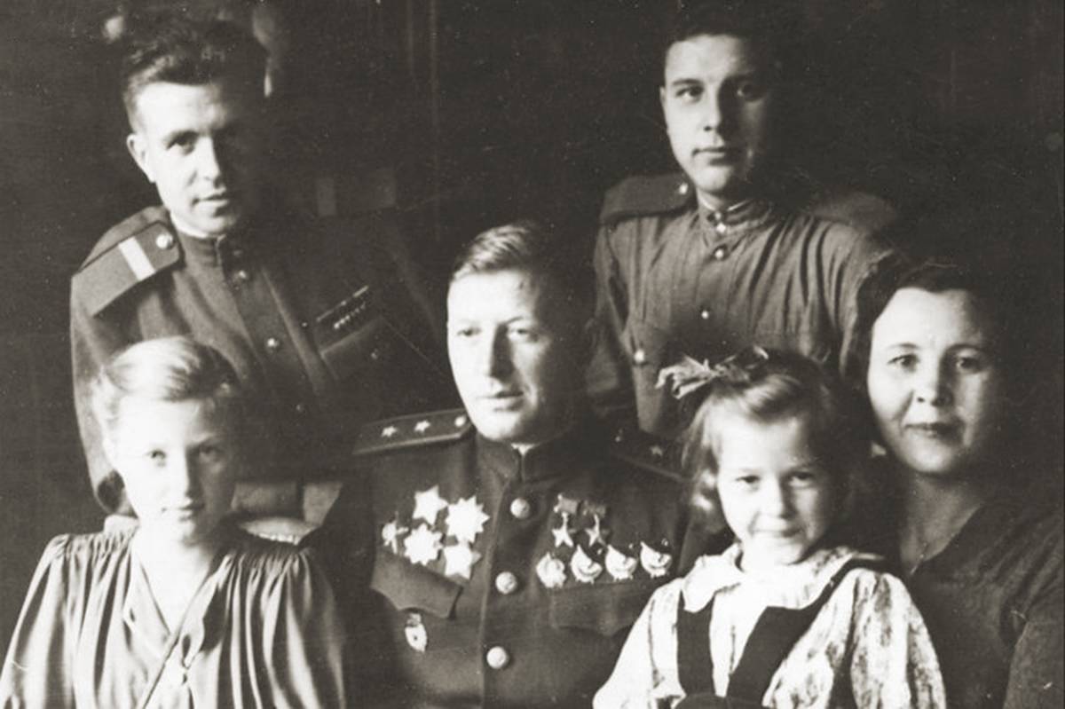 Родимцев Александр Ильич — фото 6